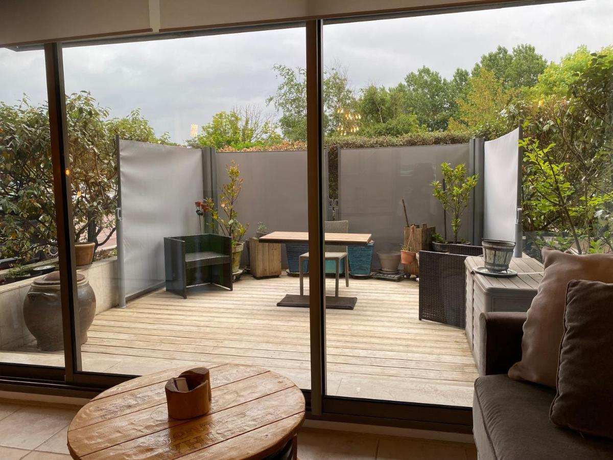 Apartment Avec Parking Prive Au Coeur Du Triangle D'or - Paris-plage