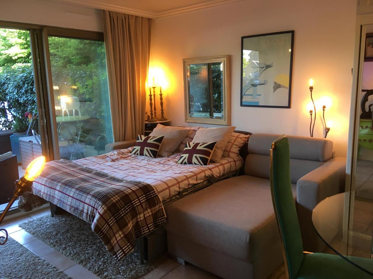 Apartment Avec Parking Prive Au Coeur Du Triangle D'or - Paris-plage